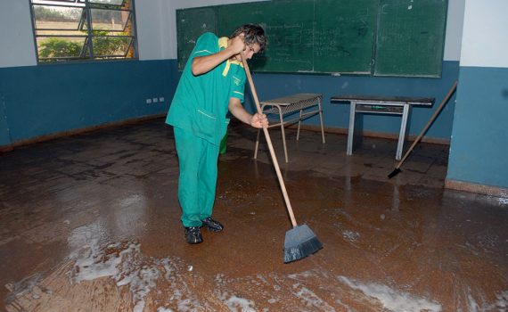 Dos gremios docentes se oponen al regreso a las aulas