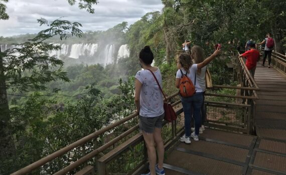 Misiones pidió a la Nación que revierta la decisión de suspender el feriado puente