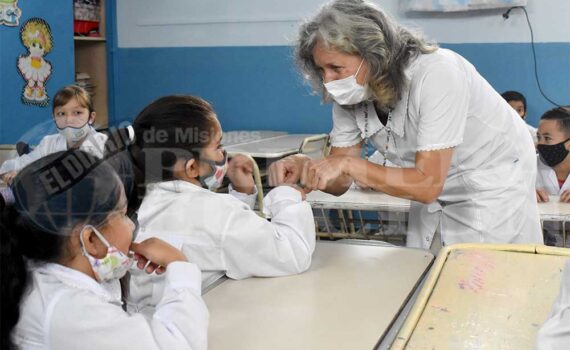 “Las escuelas tienen que estar abiertas, así como hay que respetar la medida de fuerza, hay que respetar al que quiere trabajar”